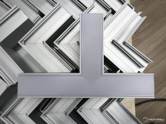 Linear lamp HOKASU 50/70 (RAL9005/1250mm/LT70 — 3K/28W)